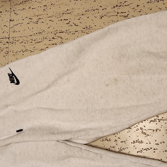 Nike Swoosh Embroidered Jogger Sweat Pants - Picture 5 of 10